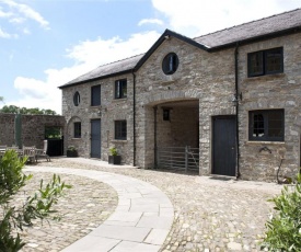 The Stable Loft, Llwynhelig Manor