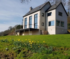 Wales Luxury River House