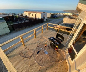 Modern 3-Bed Static Caravan in Aberporth