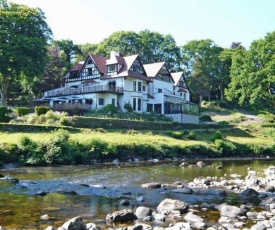 Craig-y-Dderwen Riverside Hotel