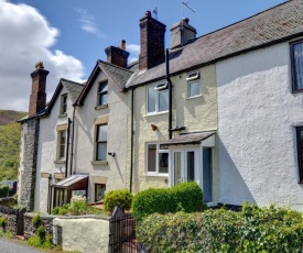 Rustic holiday home in Carrog overlooking valley