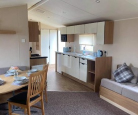 2 bedroom, 6 berth caravan on Whitehouse Leisure Park, Towyn, Near Rhyl, close to the beach