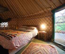 Hapus Yurt Luxury Yurts & Barn - Sleeps 9