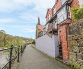 The Nest, Llangollen