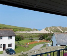 Beach Retreat at Holywell Bay