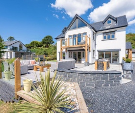 Abersoch Villa Sleeps 14 with WiFi