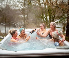 S POD VIP with HOT TUB