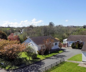 Modern 3-Bed Bungalow in Moelfre - Private Garden!