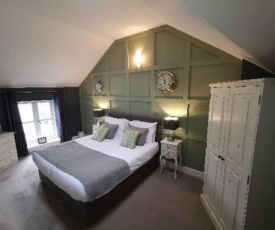 Broadrock Accommodation - Clock Cottage & The Loft