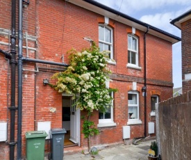 Imposing 2-Bed House in Newport