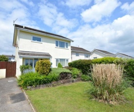 Modern Holiday Home in Saundersfoot close with Garden