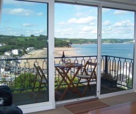 Peaceful Holiday Home in Saundersfoot with Balcony