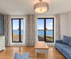 Apartment 8 Waterstone House - Luxury Apartment, Sea Views, Pet Friendly