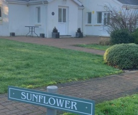 Sunflower Apartment, Family accommodation Near Tenby in Pembrokeshire