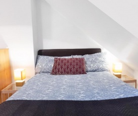 Space for up to 10, 10 mins from Queen St!